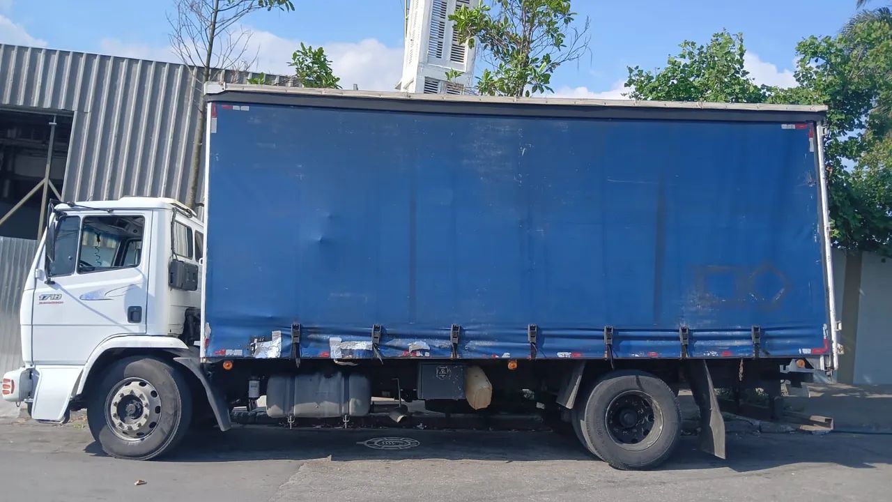 Mercedes 1718 toco ano 2009 - Foto 8