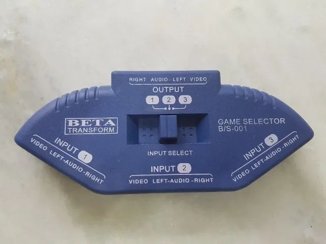 Adaptador com entrada de um AVI e saida para 3  - Foto 3