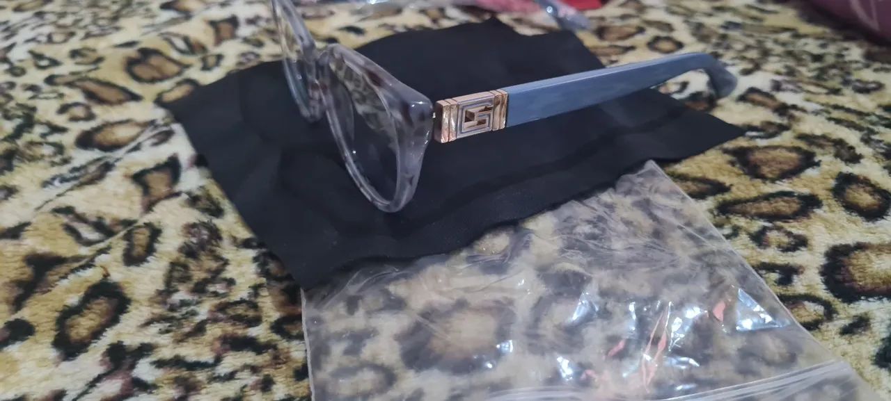 Oculos feminino Guess - Foto 5