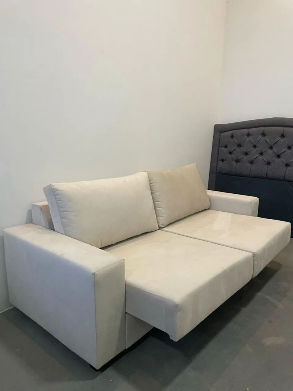 Sofá Cama 3 lugares - Novo