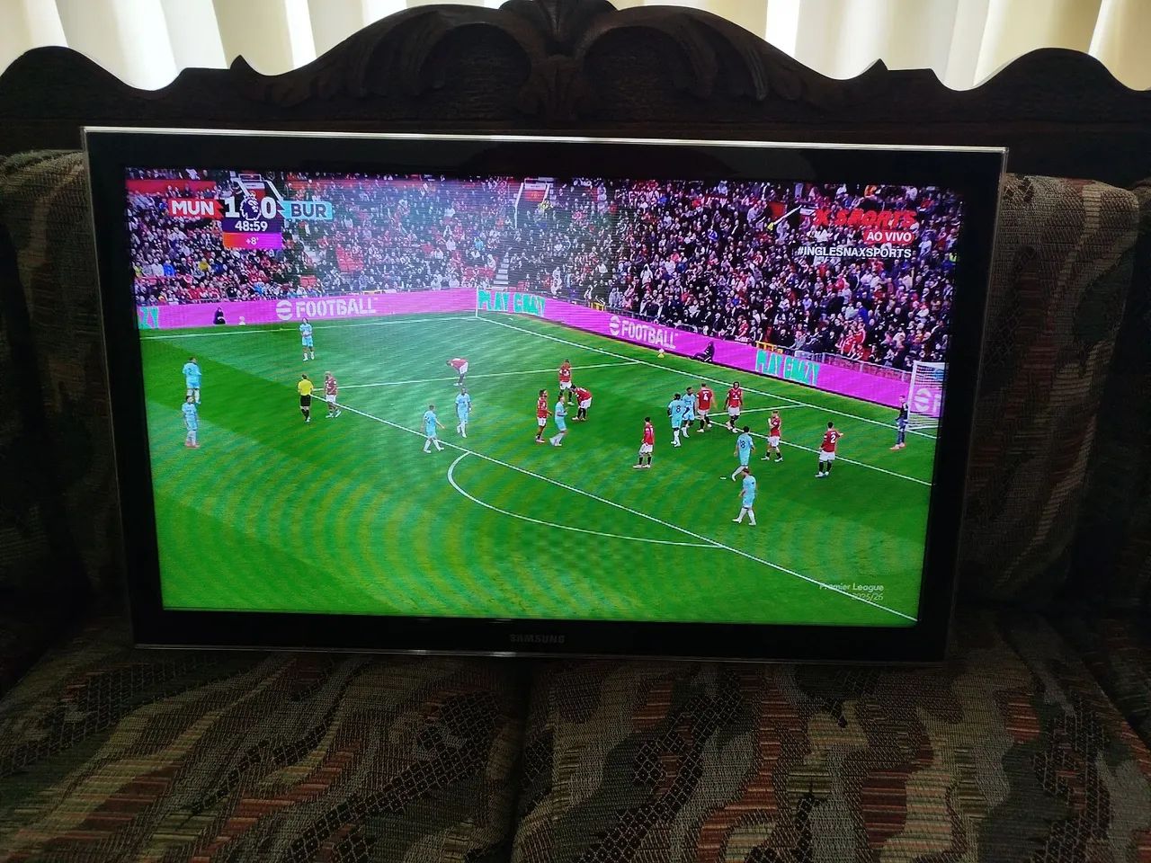 Televisão LED Samsung 32 UN32D5000PG com defeito