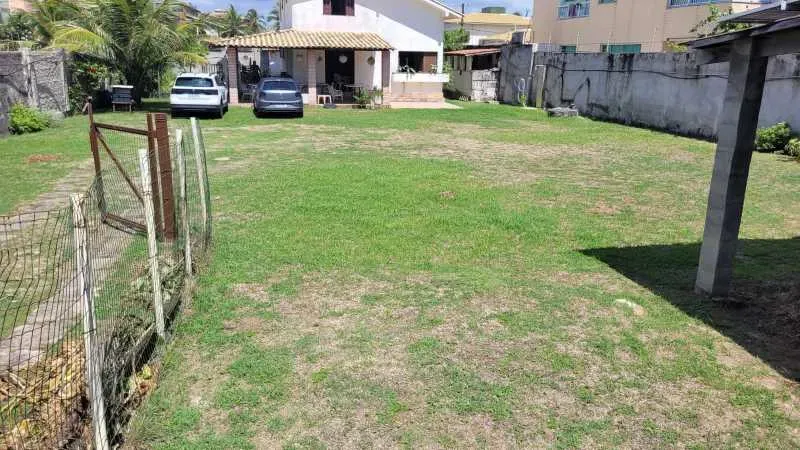 TERRENO DE 1000M² COM CASA DUPLEX DE 170M², EM STELLA MARES / IPITANGA