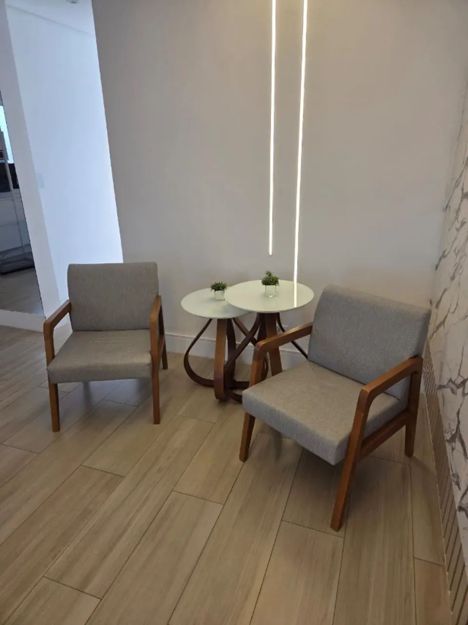 Conjunto de Poltronas + Mesas de Apoio - Em Linho / Excelente Estado! - Foto 6