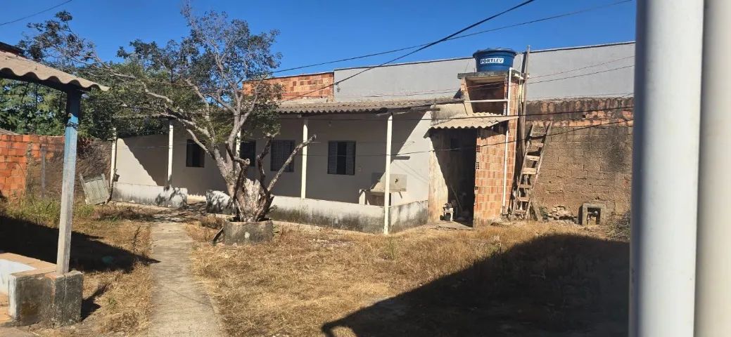 LOTE COM CASA NO CENTRO DE  SANTO ANTÔNIO DO DESCOBERTO - Foto 2
