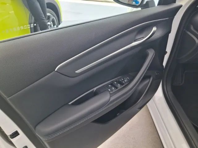 BYD King GS Híbrido Plug-in: Eletricidade + Gasolina 0 km  2025 (2 1) 9 6 4 15 - 4 5 6 0 - Foto 8