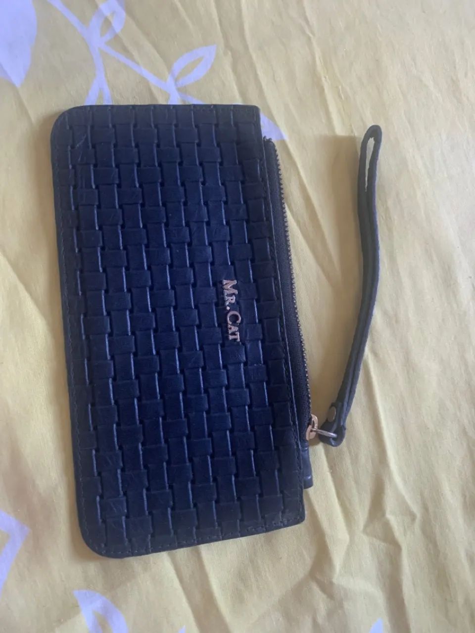 Carteira Clutch Mr. Cat preta Texturizada