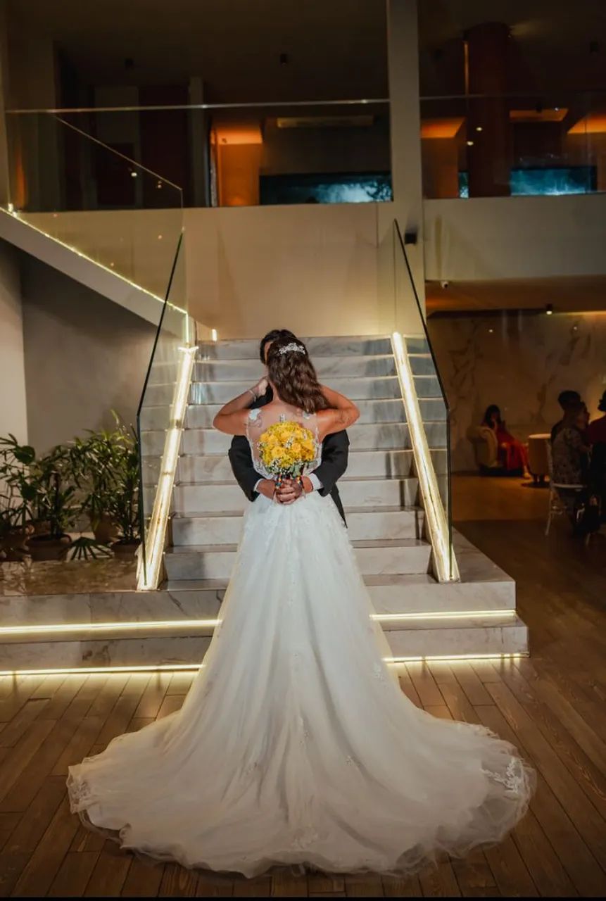 Vestido de noiva renda - cauda com recolhimento - Foto 4