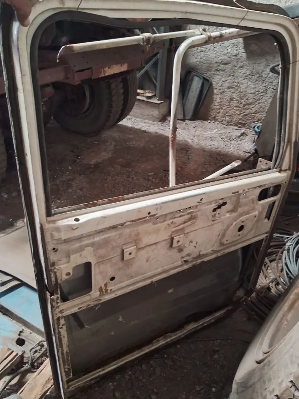 Porta esquerda do volvo ano 94 usada no estado de 1500,00 por 1100,00 - Foto 3
