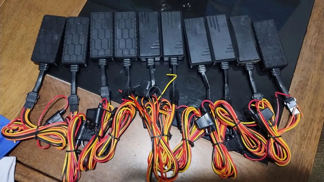 Rastreador GPS Veicular - Kit com 8 unidades