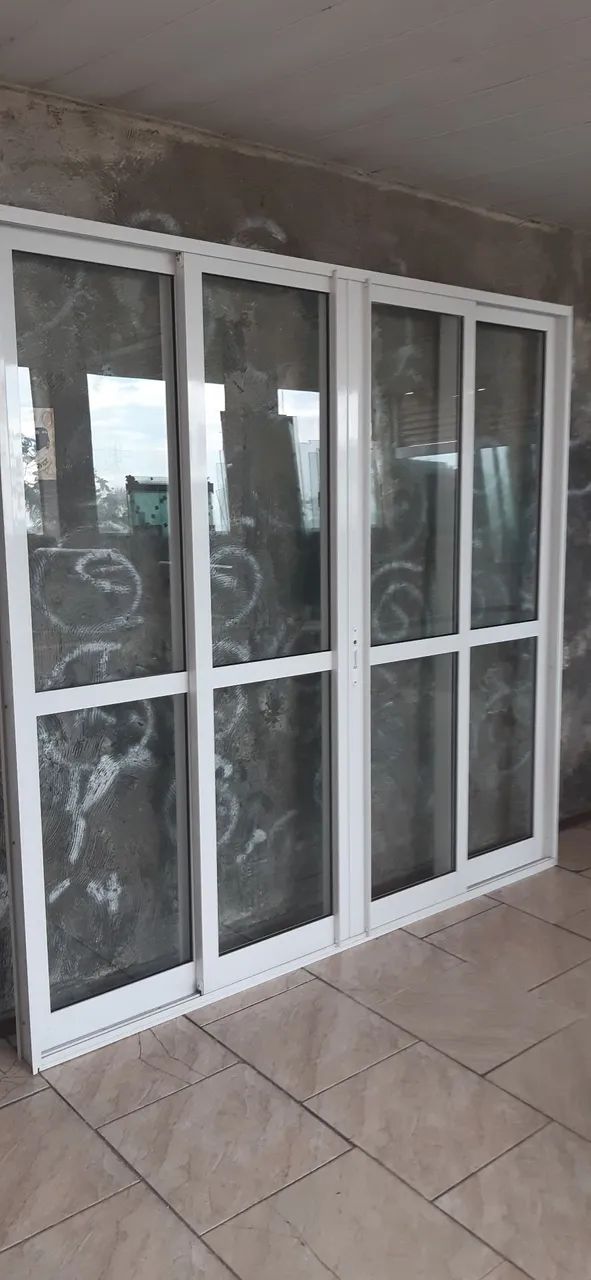 Porta vidro aluminio fechamento tamanho 2.36 de largura por 2.28 altura