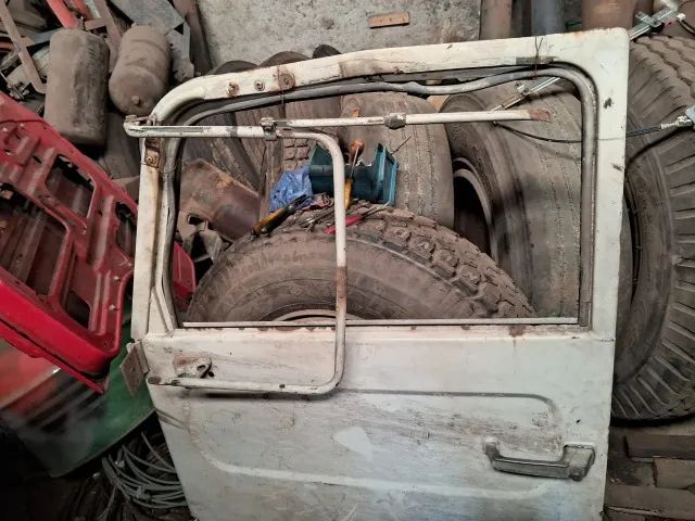 Porta esquerda do volvo ano 94 usada no estado de 1500,00 por 1100,00 - Foto 2