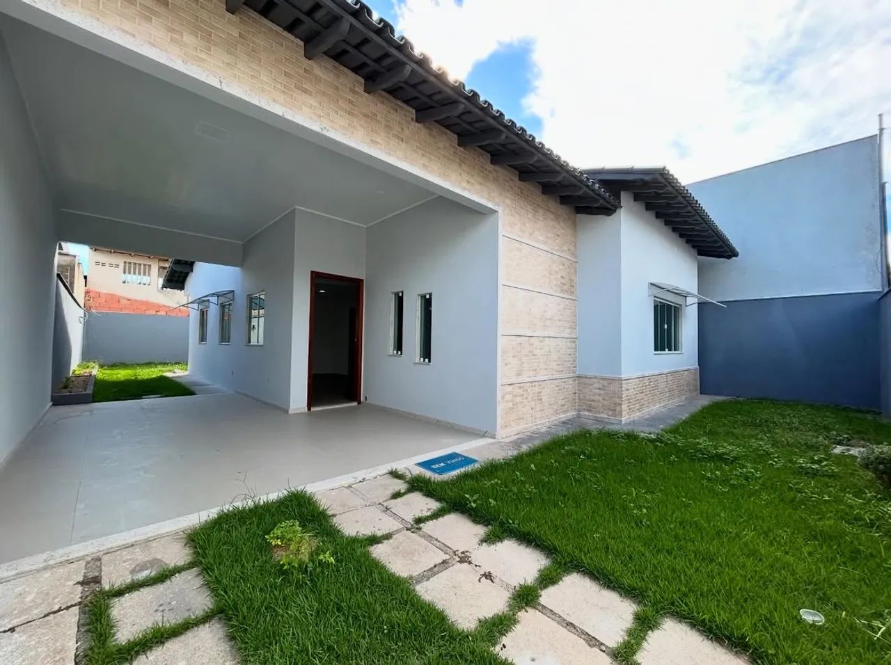 VENDO CASA NO BNH