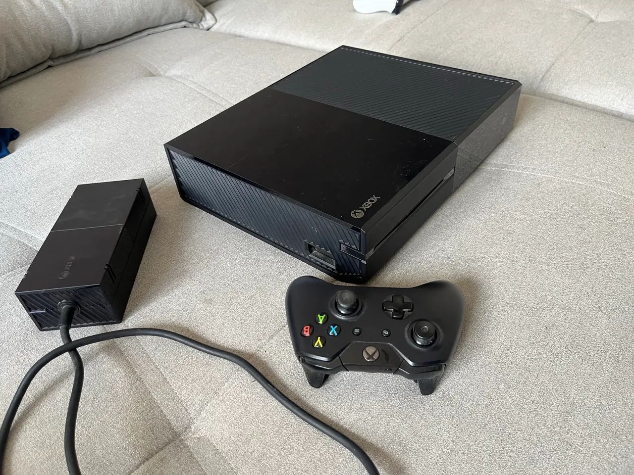 Xbox One 500GB + Controle Original + 3 Jogos + Cabos e Fonte - Foto 5