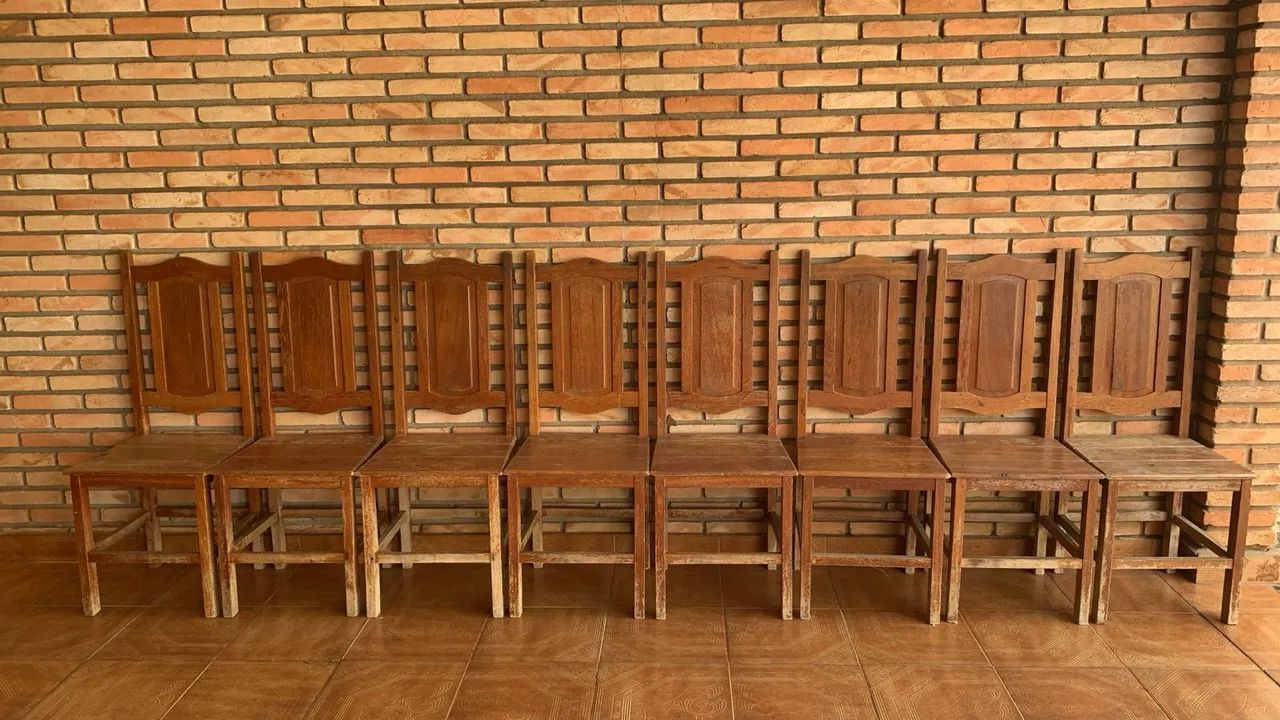 Jogo de mesa jantar cerejeira MACIÇA com 8 cadeiras  - Foto 4