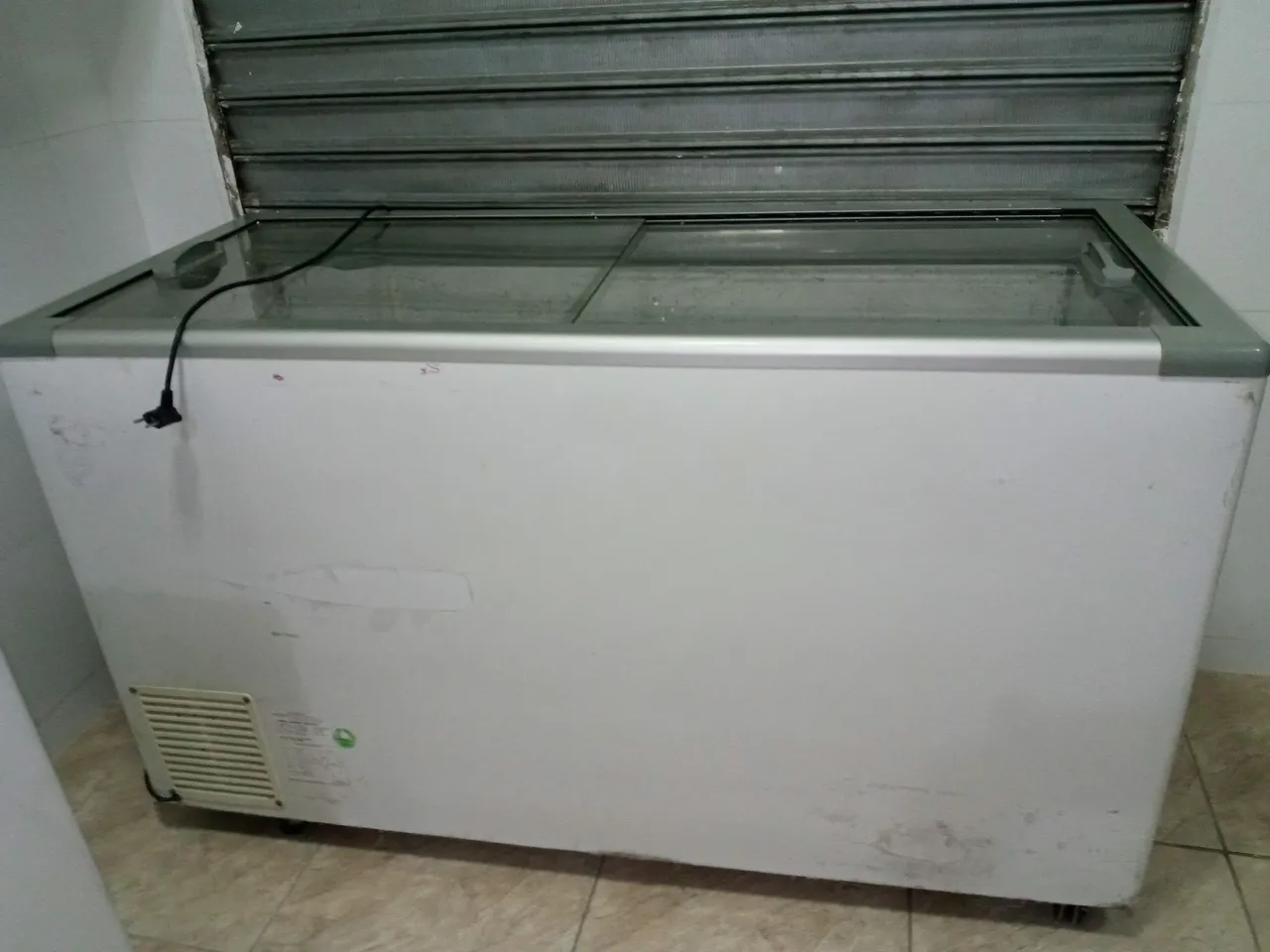 Freezer Horizontal com Tampa de Vidro