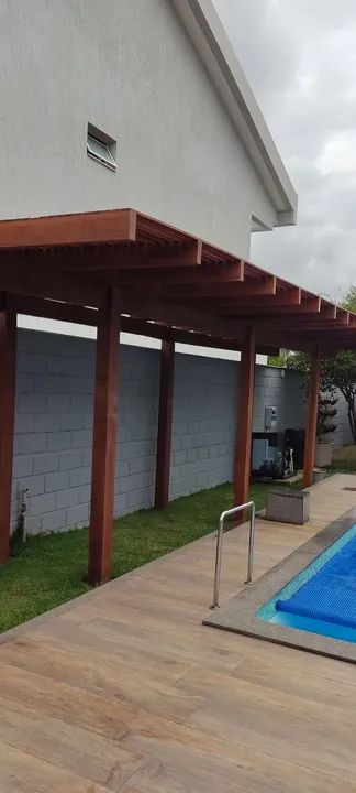 Pergolado para área externa e interna, fôrro de madeira 