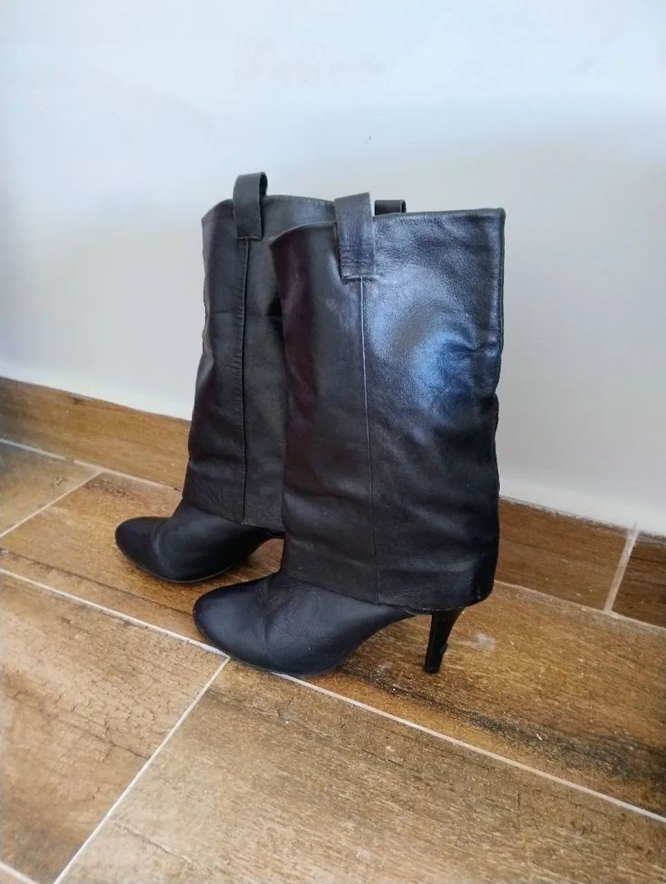 Bota femininas preta de couro Legítimo 38 - Foto 2
