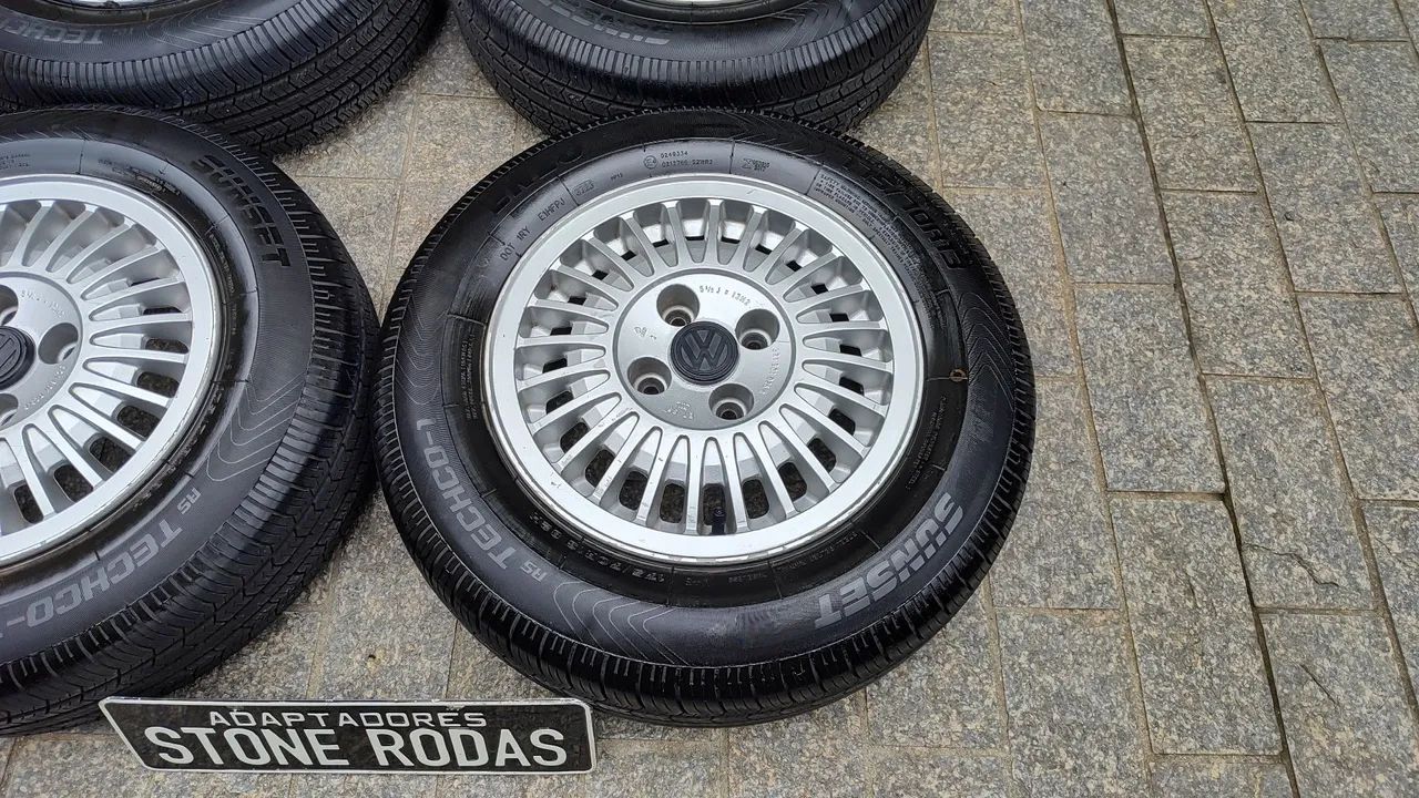 Rodas vw Voyage/Parati GLS/Santana CD/Parati Club aro 13" 4x100 com pneus 
