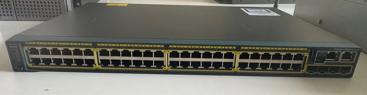 Switch Cisco Catalyst 2960-S - 48 portas 1GB + 4 portas SFP