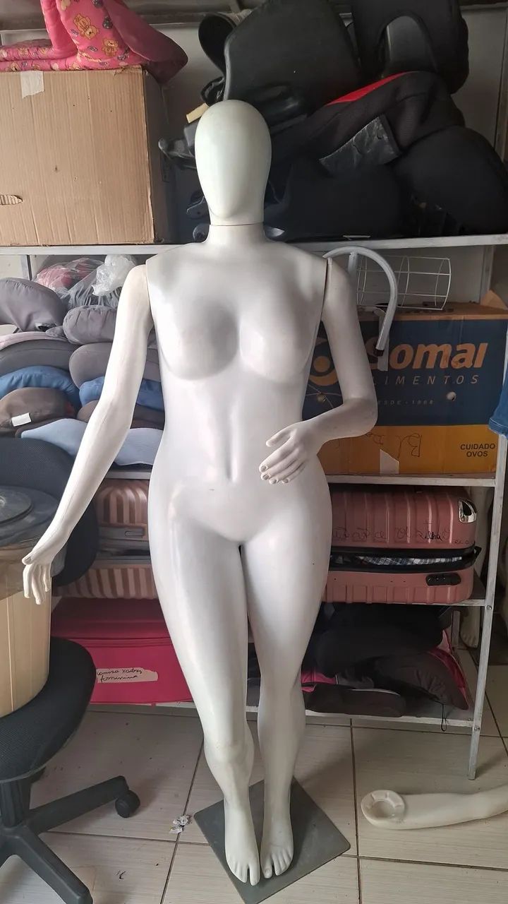 Vendo manequim de plastico e de fibra apartir de 30 - Foto 2