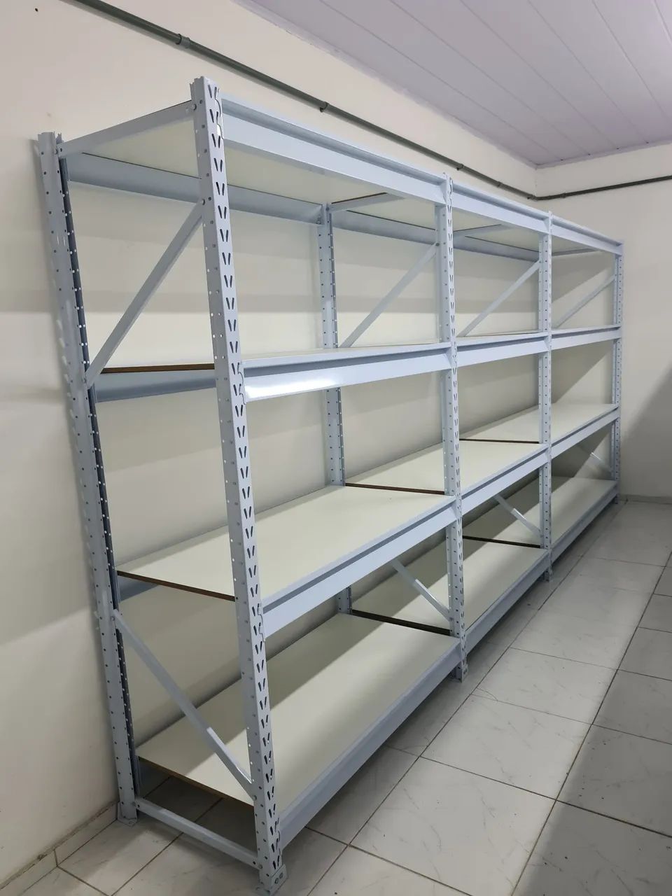 Prateleiras de aço reforçadas para comércio