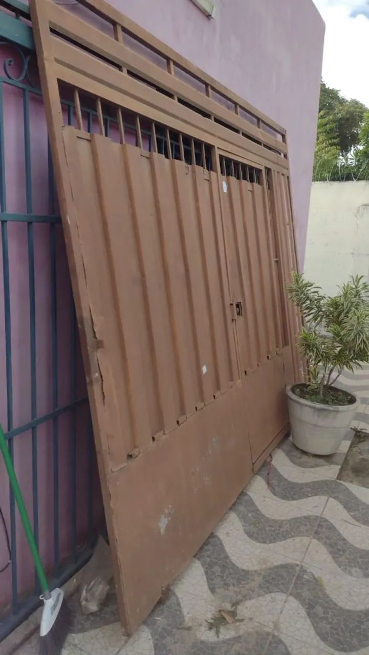 Selling gate in perfect condition64717311224706122