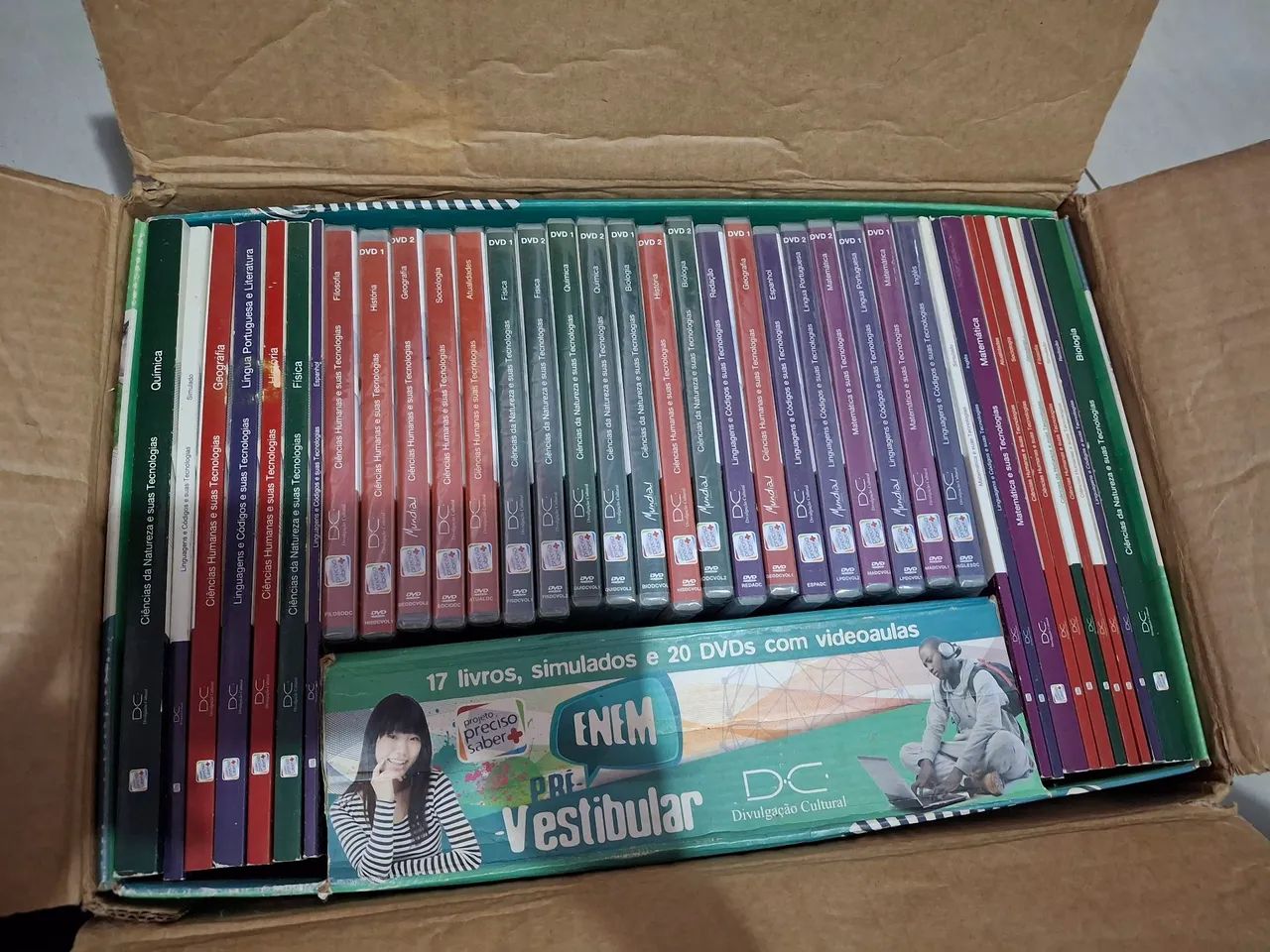 Kit Completo ENEM - 17 Livros + 20 DVDs com Videoaulas