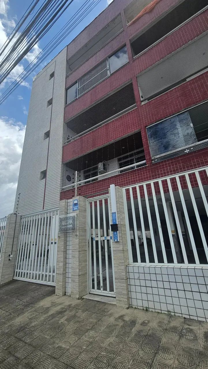 Alugo apartamento no Renascença 1 - pintado - com 3 quartos + DCE