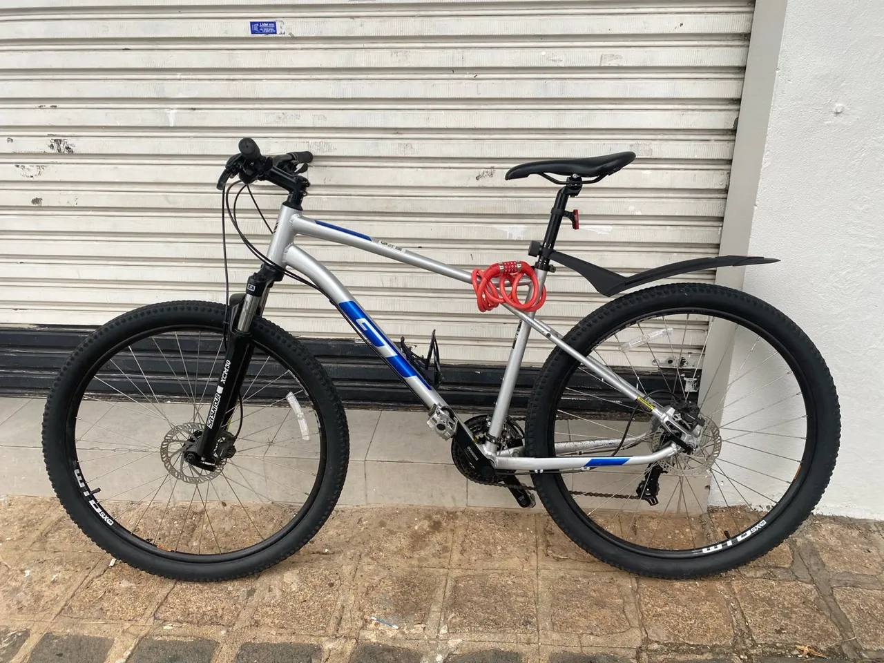 Bicicleta Mountain Bike GT Aro 29
