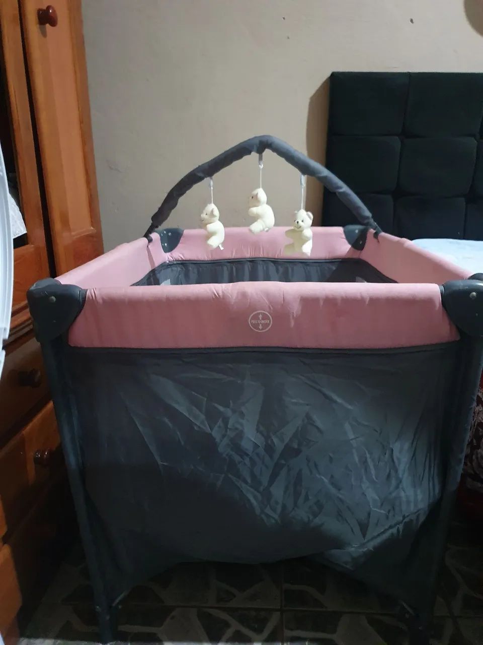 Berço portátil para bebê com mosquiteiro e trocador  - Foto 3