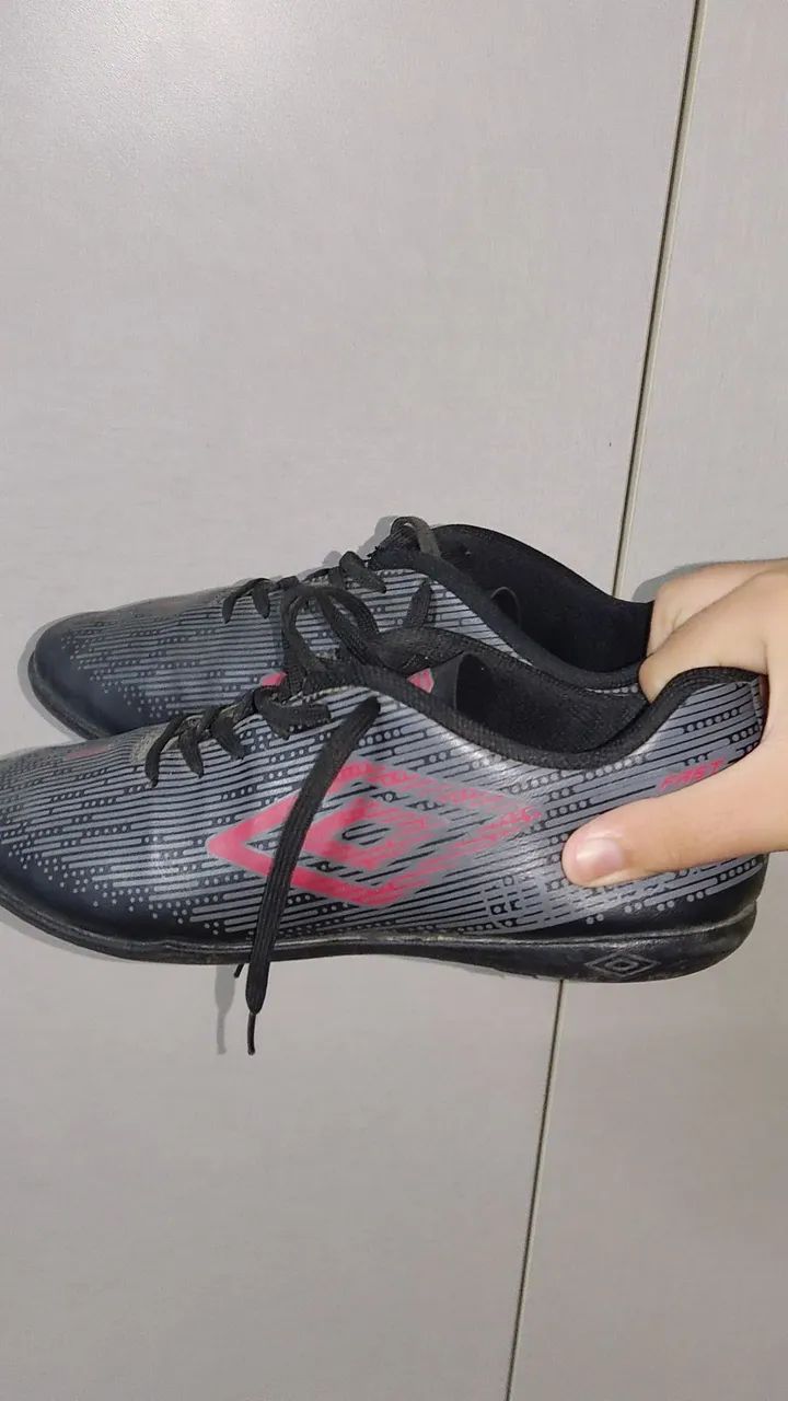 Chuteira umbro fast society tamanho 41 - Foto 3