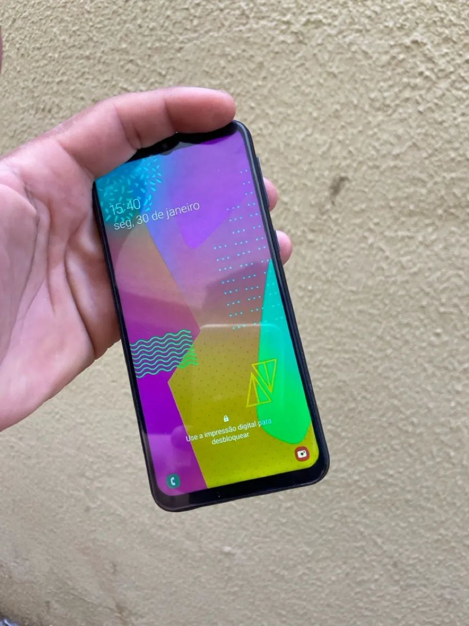 Samsung M20 