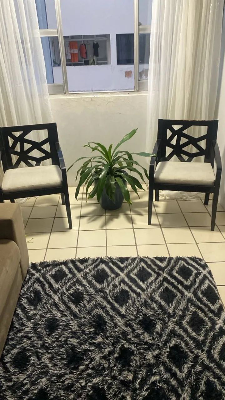 sofá, tapete e cadeiras. - Foto 5