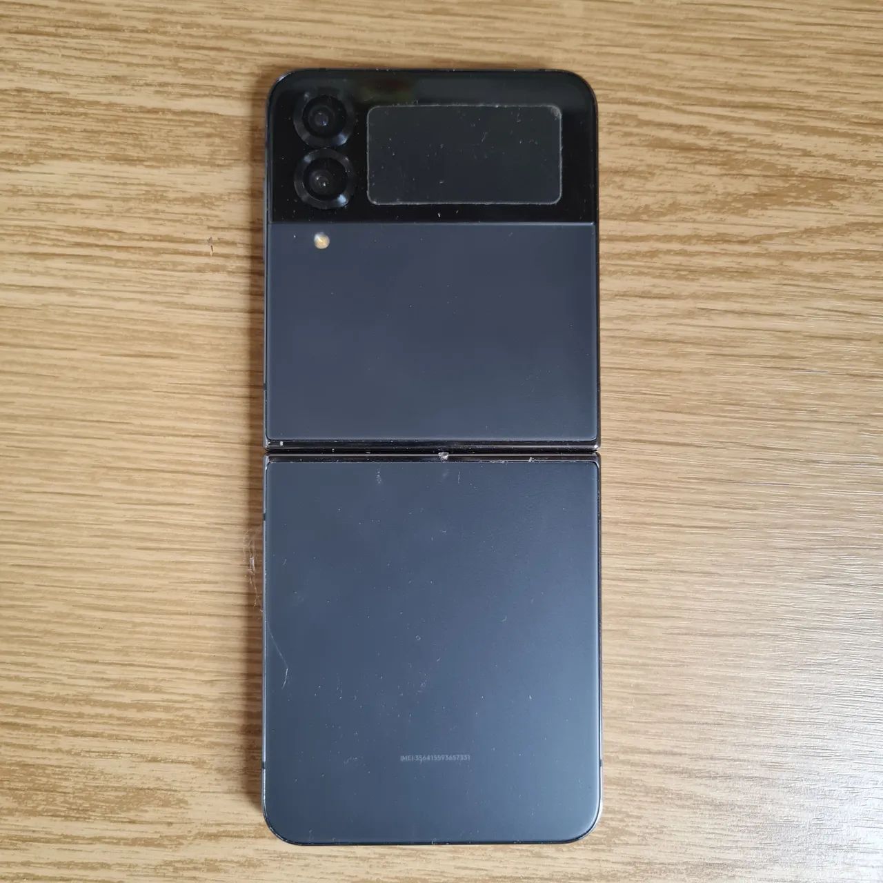 Samsung Galaxy Z Flip 4 (com tela, retirada de peça)<br>quebrada, para retirada de peças.