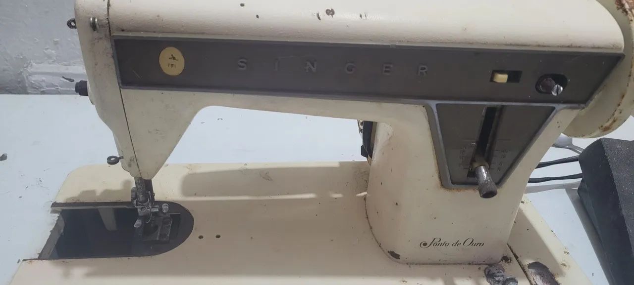 Máquina De Costura Singer Ponto de Ouro + Mesa aranha de aço...