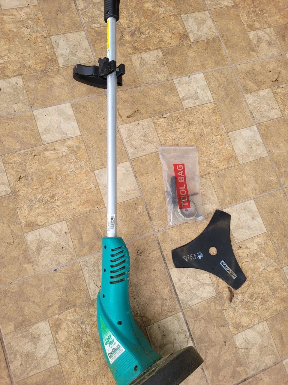 Roçadeira Elétrica Garthen 700W