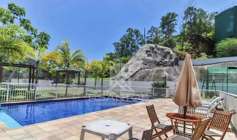 Estrada dos Bandeirantes - Condomínio Village Vip. - Apartamento com 2 quartos.