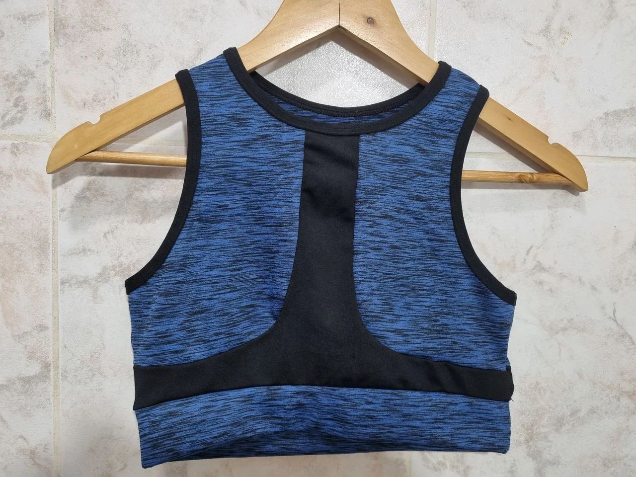 Top de Treino Azul com Detalhe em Mesh - Foto 3