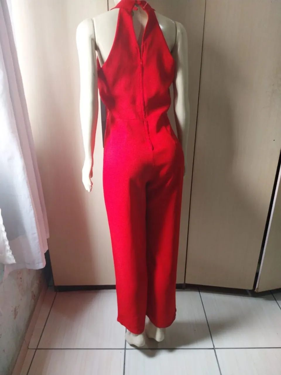 Macacão Vermelho Elegante com Decote Halter - Foto 2