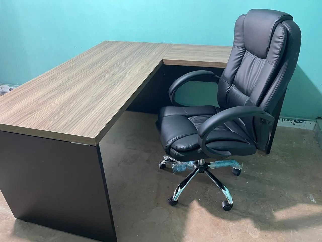 Mesa de Escritório em L com Cadeira Presidente - LOJA IKONMIXOFFICE  - Foto 4
