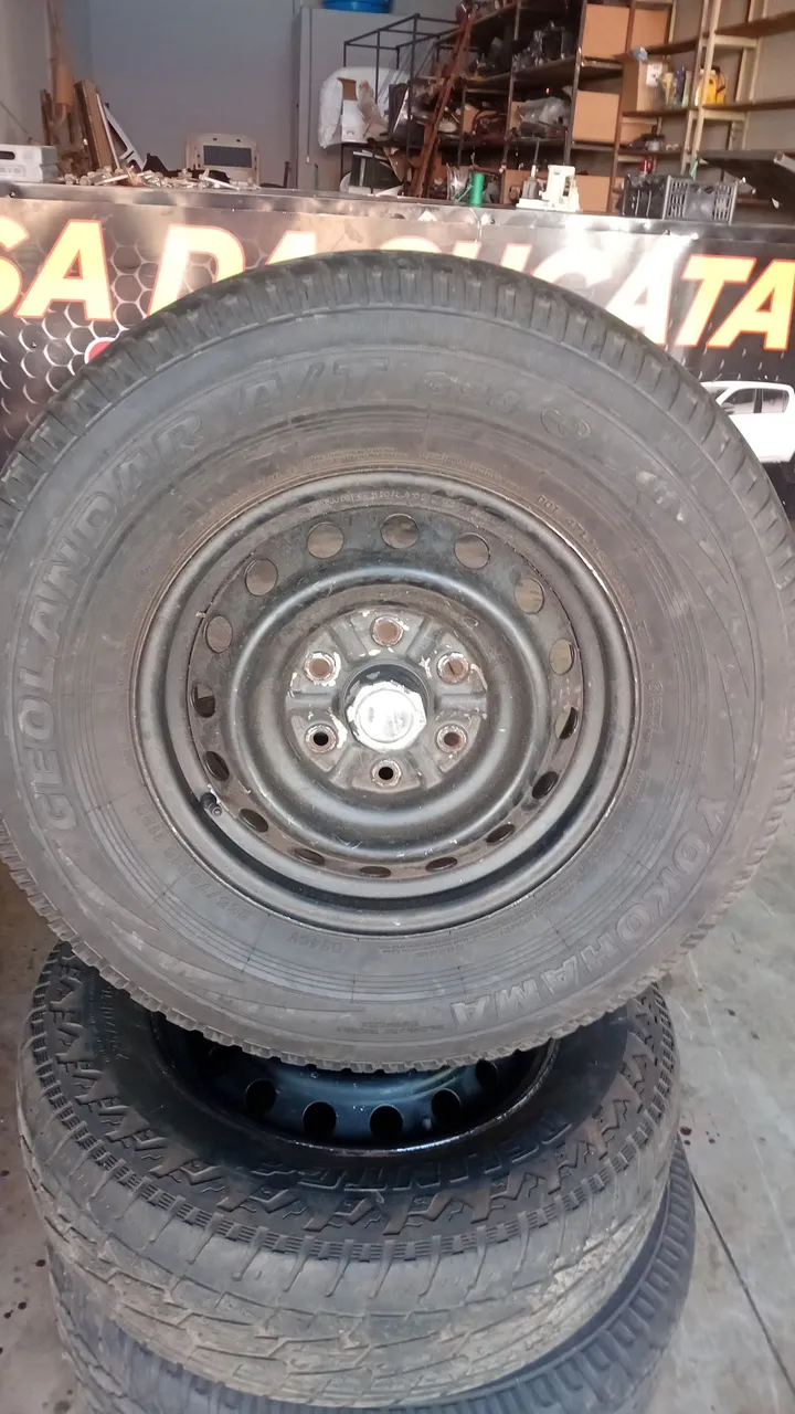 Rodas de ferro L200 mitsubishi Pneu Yokohama Geolandar A/T