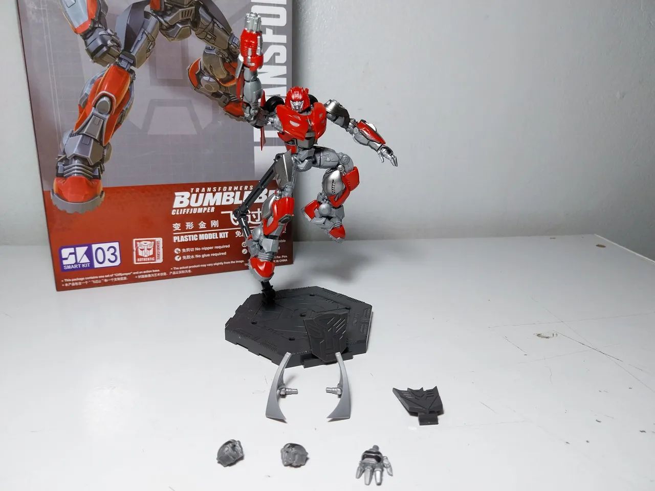 Figura cliffjumper Model kit transformers trumpeter