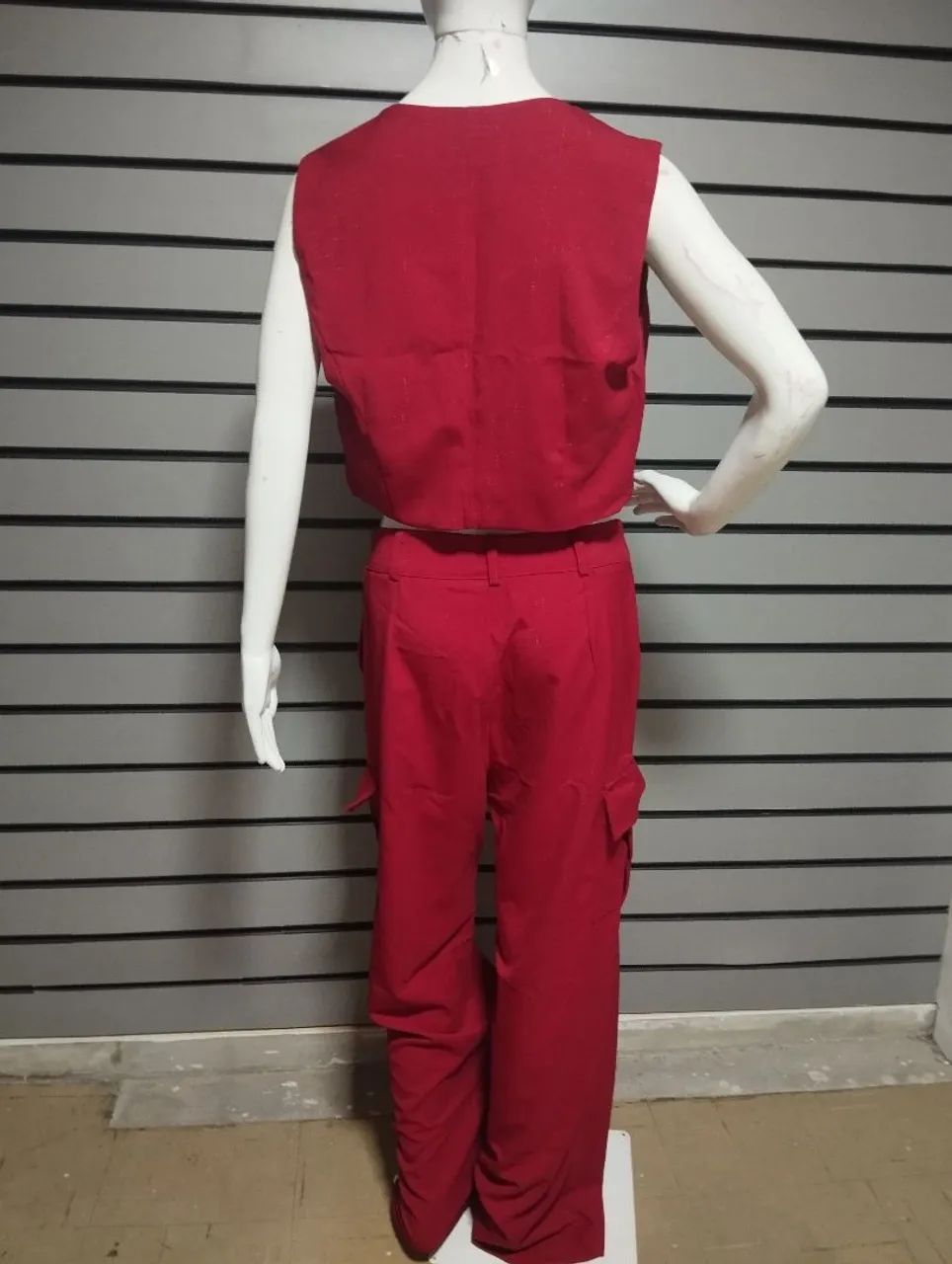 Conjunto de Colete e Calça Vermelha - Tamanho G - Foto 3