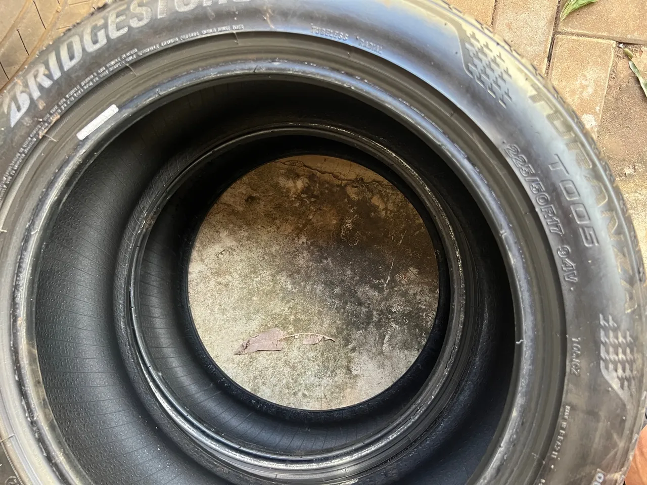 Pneus Bridgestone 225/50/17