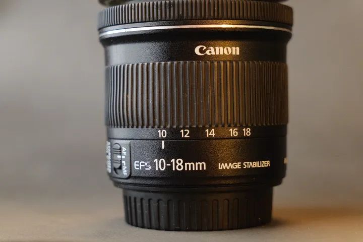 Lente Canon EFS 10-18mm STM Usada - Foto 4