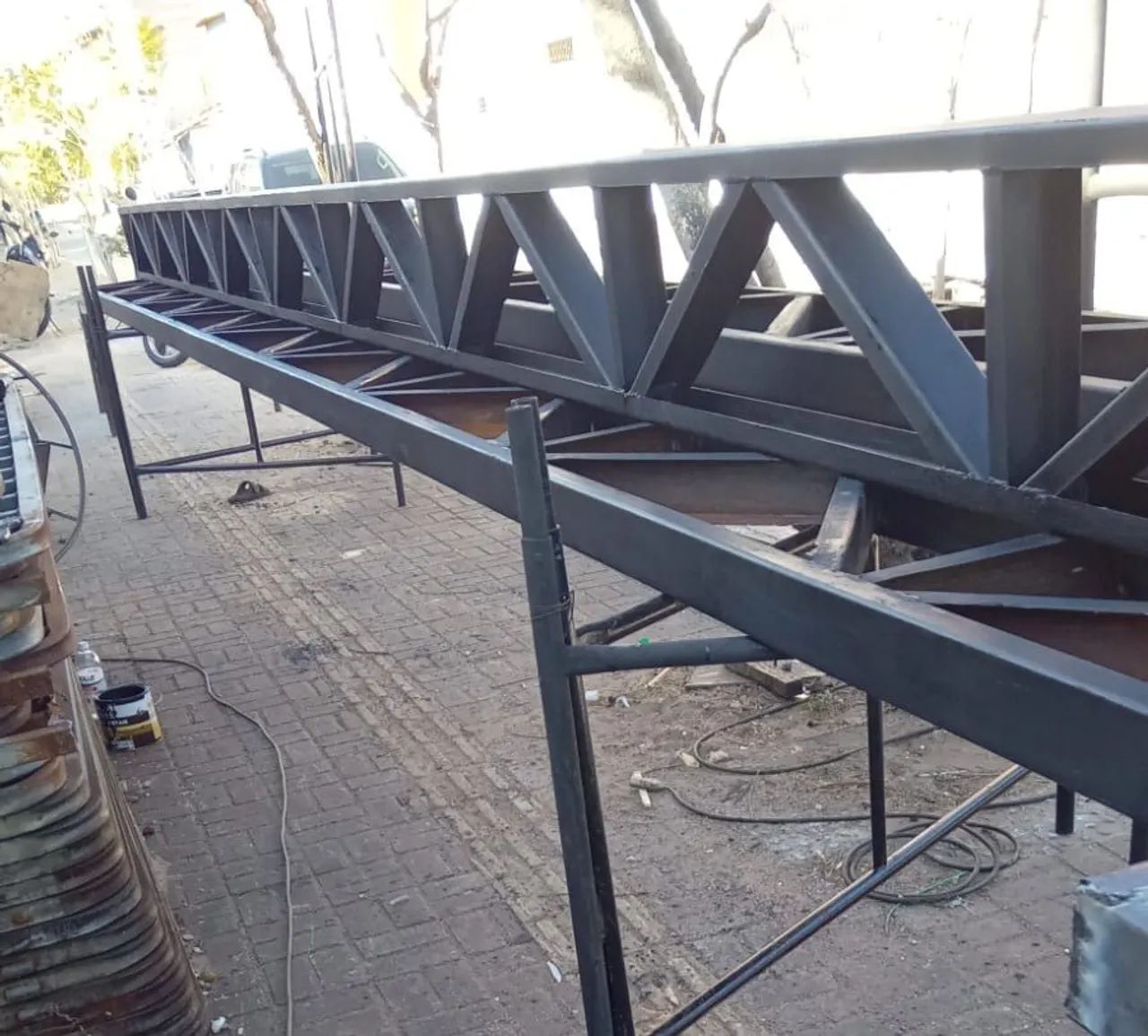 Tesouras e colunas de galpão