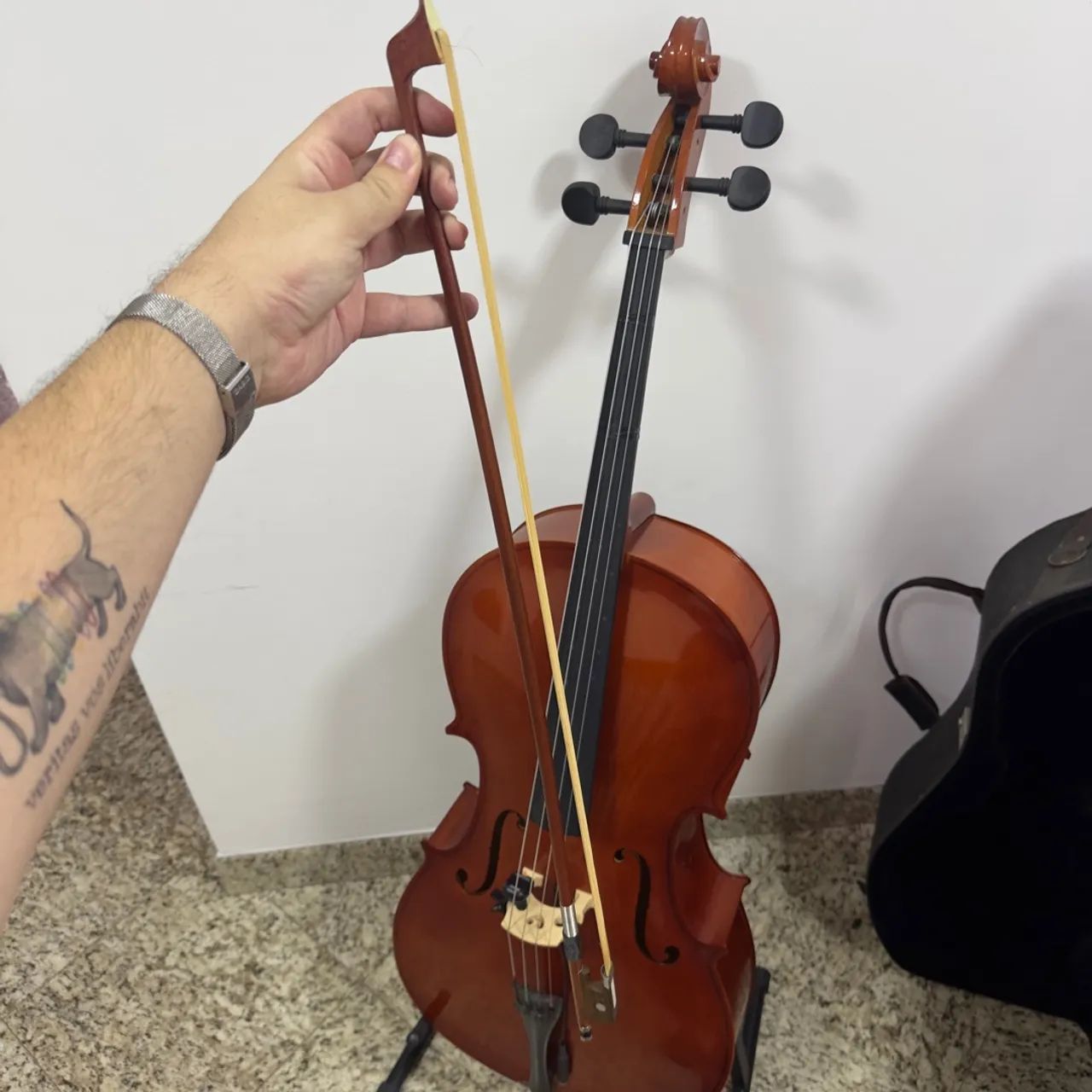 Violoncelo Jahnke 4/4 Microfonado Com Arco + Case + Suporte - Foto 2