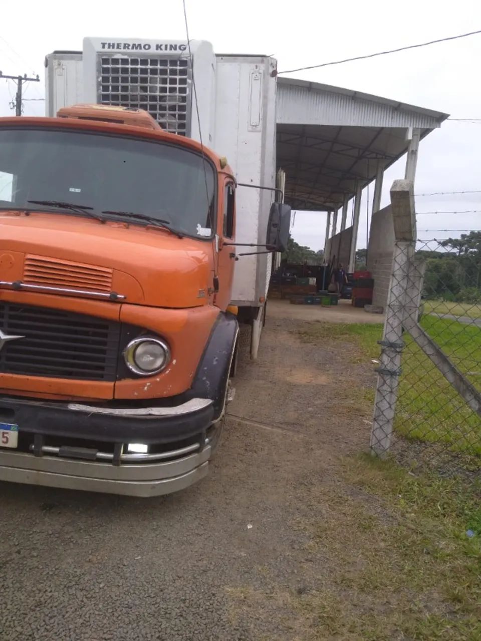 Caminhão Mercedez 1113 Ano 1973 c/Camara Fria  - Foto 4