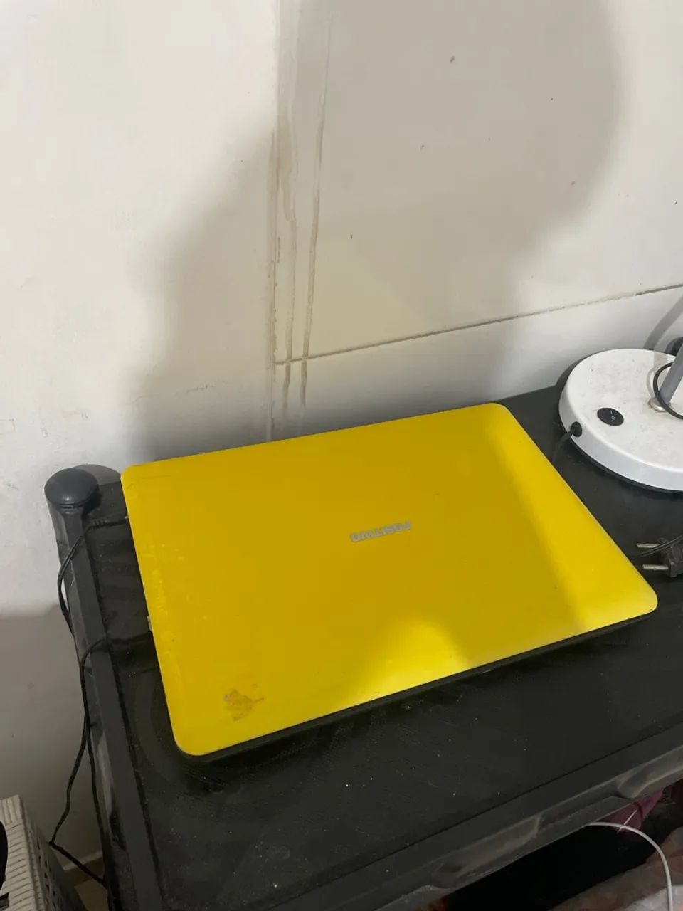 Notebook Amarelo 350,00 (tem conversa no valor)