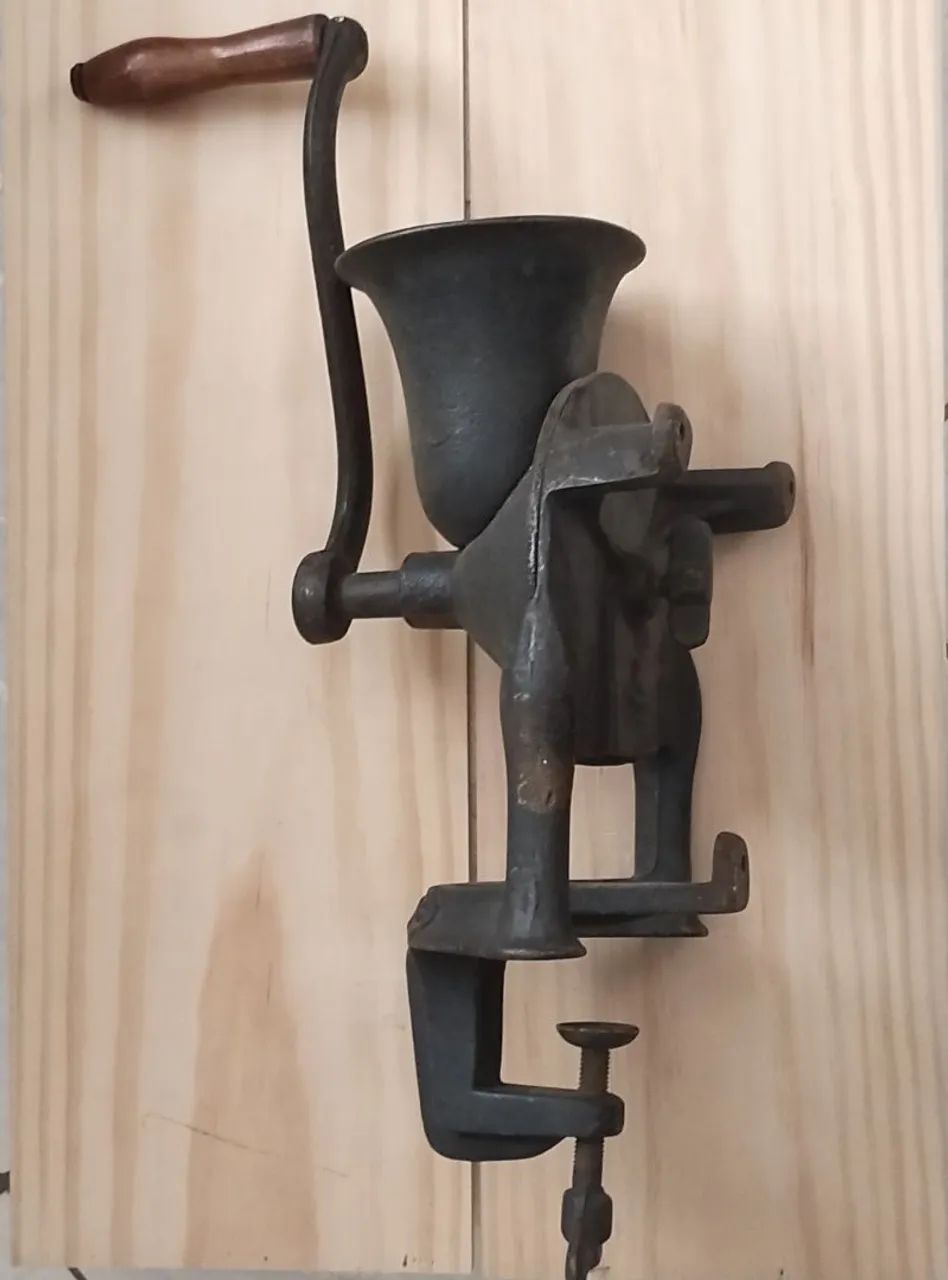 Moedor de Café Antigo de Ferro Fundido - Foto 3